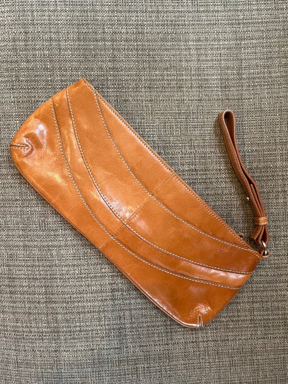 Vintage Kenneth Cole New York Cognac Leather Curved Panel Wristlet Clutch